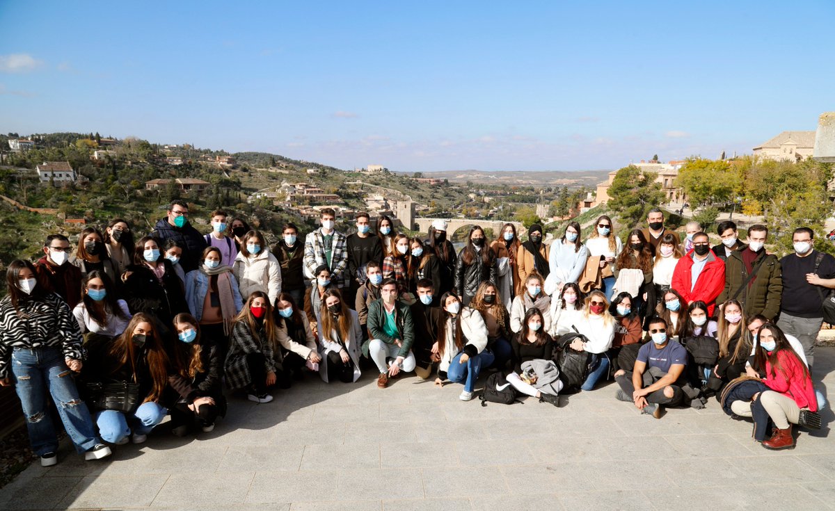 DelDerechoCCSS's tweet photo. Hoy, alumnos de #Derecho, #DADE y #MUAB de @Derecho_CR_UCLM visitan #Toledo, @cortesclm, @FCJSToledo_ALU y #PalacioFuensalida.
Actividad organizada por @DelDerechoCCSS con el apoyo de @Derecho_CR_UCLM👏🎓 https://t.co/NnZggKRxOy
