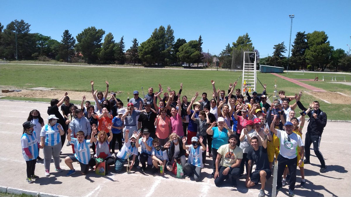 deportembb's tweet photo. Así se vivió el torneo de atletismo que realizamos en el complejo Las Tres Villas 🤩

➡️Participaron las escuelas 508, 503, 510, Don Orione y Cotolengo https://t.co/WO7fTUakUO