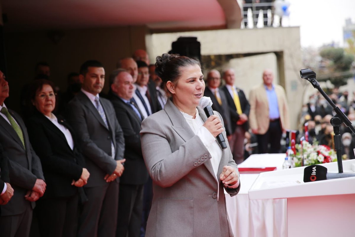OZLEM_CERCIOGLU's tweet photo. CHP Genel Başkan Yardımcımız Sn. @Seyit_TORUN'un katılımıyla, Belediye-İş Sendikas�� Genel Başkanı Sn. Nihat Yurdakul ile toplu iş sözleşmesi imza törenimizi gerçekleştirdik.

Daima emeğin ve emekçinin yanında olacağız. Yeni sözleşmemizin hayırlı olmasını diliyorum. https://t.co/inmpYVN3gR