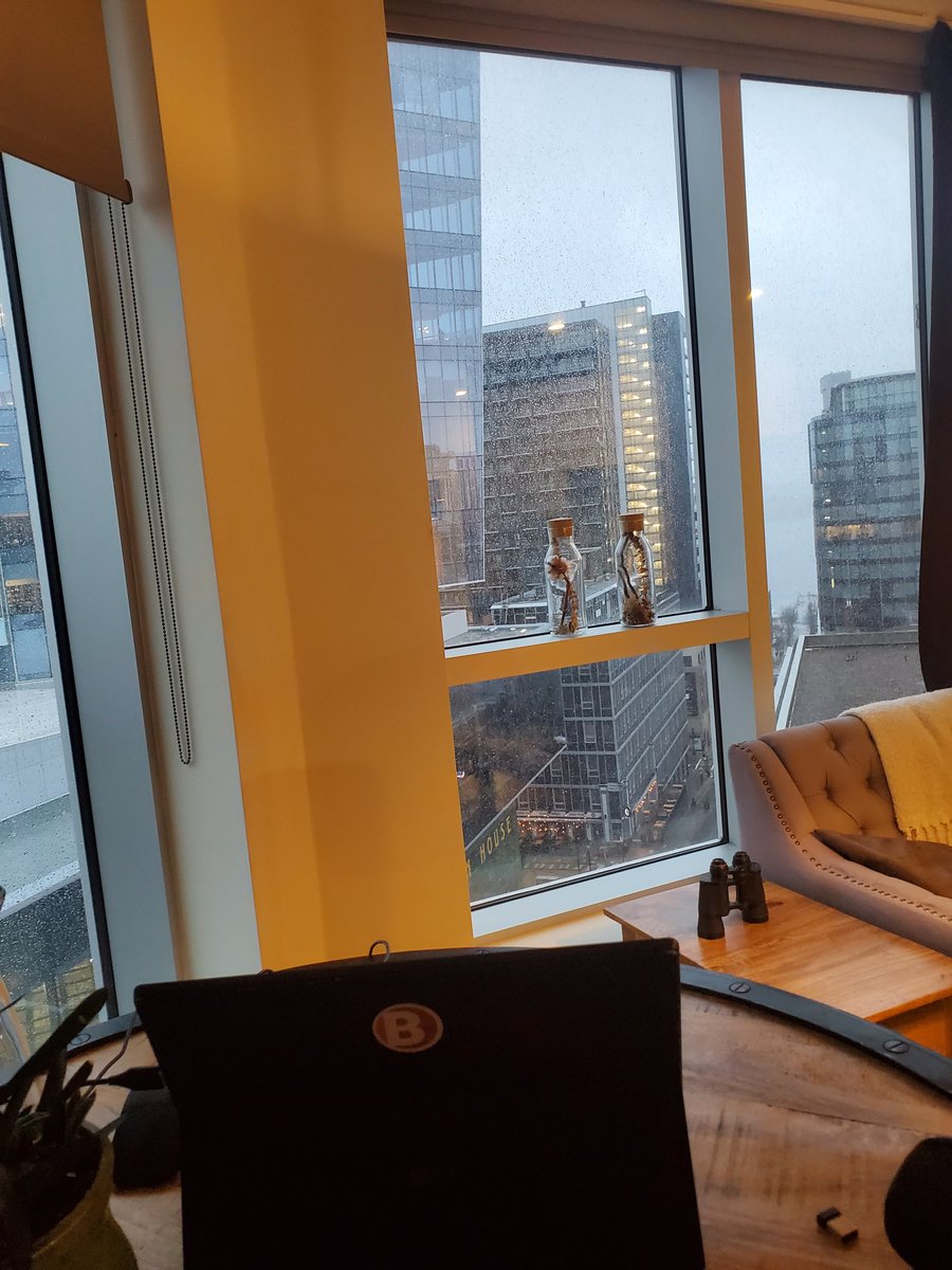 bobguy1003's tweet photo. It has been a while since I've posted a new #OfficeView of the day. #branchav https://t.co/RVBxX0Huzc