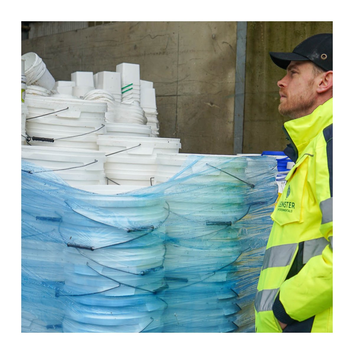 Day 4 of 12 days of Christmas: Buckets ♻ Buckets from the food manufacturing sector, used to hold sauces or other products can all be recycled by Leinster Environmentals. Buckets should be well rinsed, stacked neatly on pallets and wrapped.