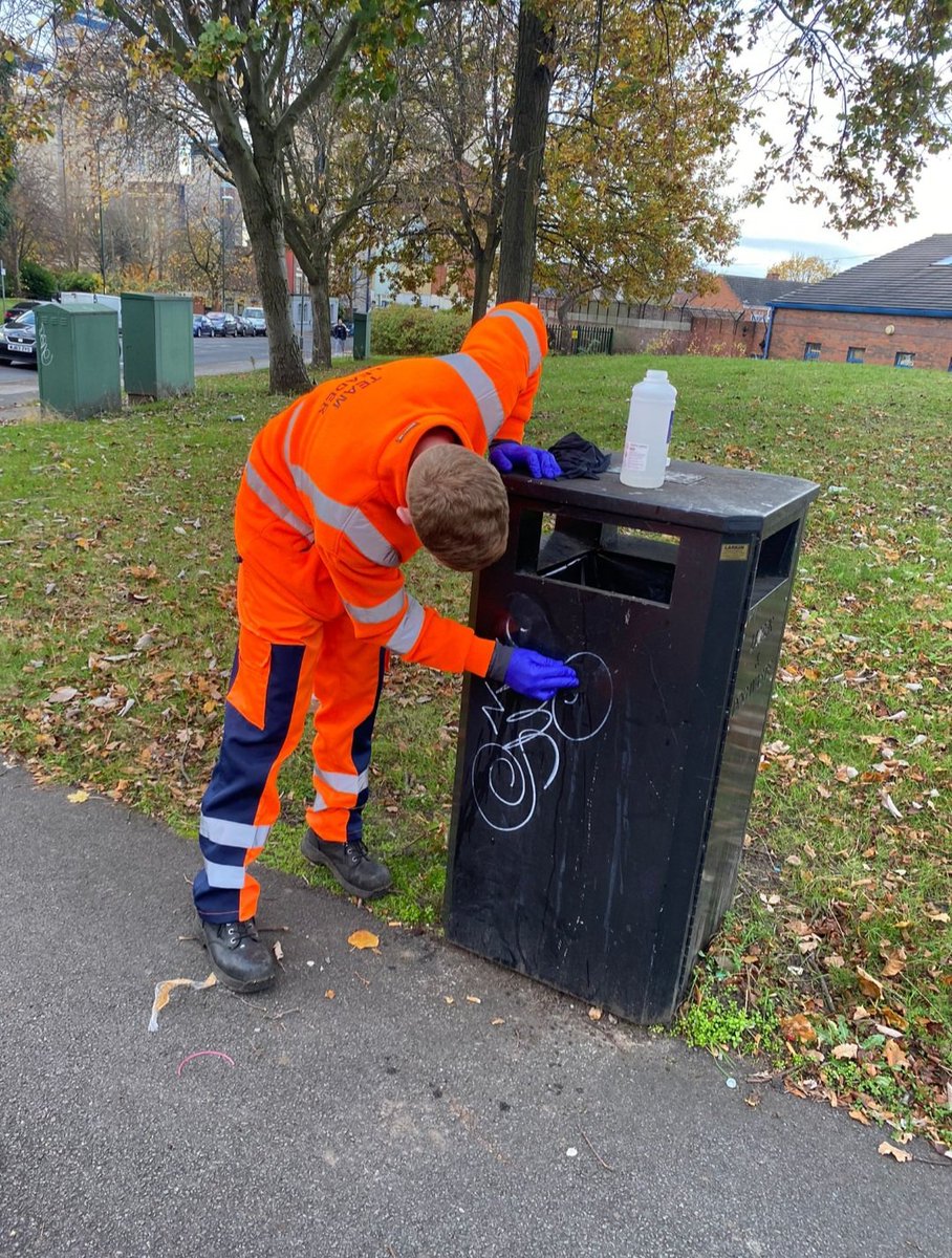 RadArboPubRealm's tweet photo. Made a start removing graffiti from bins and street furniture in our ward today.  @chidiegenti @RealmPublic @KielMitchell2 @Cleangreennottm https://t.co/NM2s3aB1yd