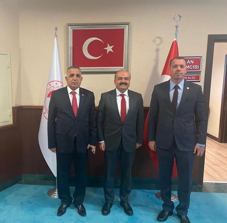 Milletvekilimiz Sn Halil Özşavlı ile birlikte, Tarım ve Orman Bakan Yardımcısı Sn Fatih Metin Bey'i makamında ziyaret ettik.

<a href="/fatihmetintr/">Fatih Metin</a> <a href="/hozsavli/">Prof. Dr. Halil Özşavlı</a>