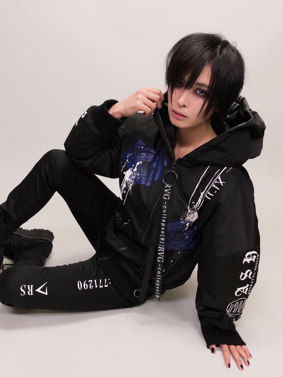 dis1akira's tweet photo. という事で…今日は久々SEXPOT撮影でしたー🙌　
写真はメイン撮影終わった後にセルフコーデ組んで遊びで写真撮って貰ったやつ🤳
カッコイイアイテム沢山😭💕 https://t.co/QkvBdAhnR1