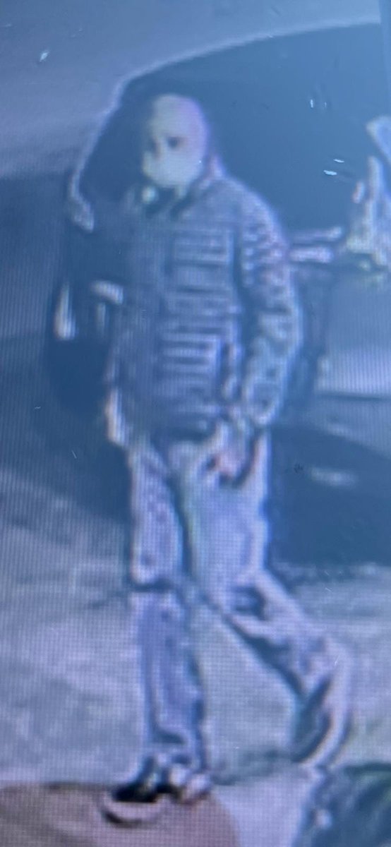 🚨 COME ERA VESTITO 🚨 

Ecco come era vestito mio papà #GiovanniManna in uscita dal Gemelli martedì 16 novembre verso le 21.30.

Condividete per favore.