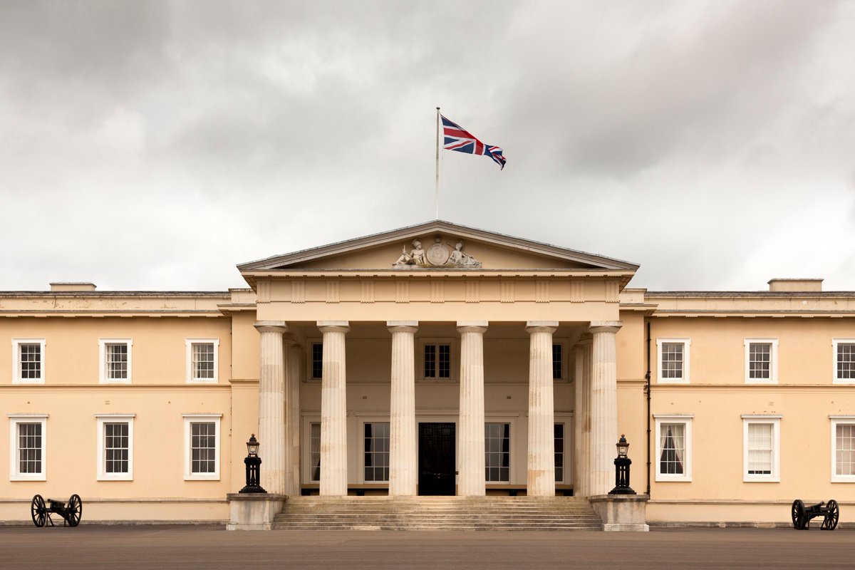 Very much looking forward to seeing our first @ArmyEducators Lead First officer commission from @RMASandhurst tomorrow. Fabulous initiative and there is an amazing internship programme with @comdetsn, @EtsSouth and the Robertson Coy contingent at @CO_AFC awaiting him.