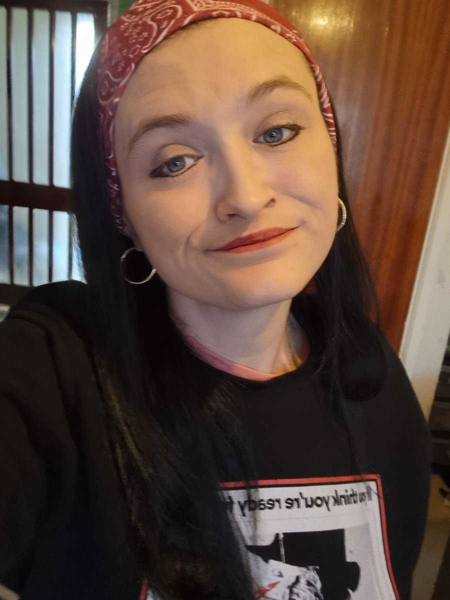 REDEYERITA (CAROL) tweet media