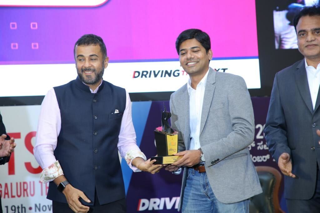 apnahq's tweet photo. When your mission is #AcceleratingIndia, you are certain to leave a lasting impact!🚀💪

We are thrilled and proud to announce that @apnahq received the ‘Bengaluru Impact Award for Unicorns’ at #BTS2021!❤️ https://t.co/EykbLdBNJl