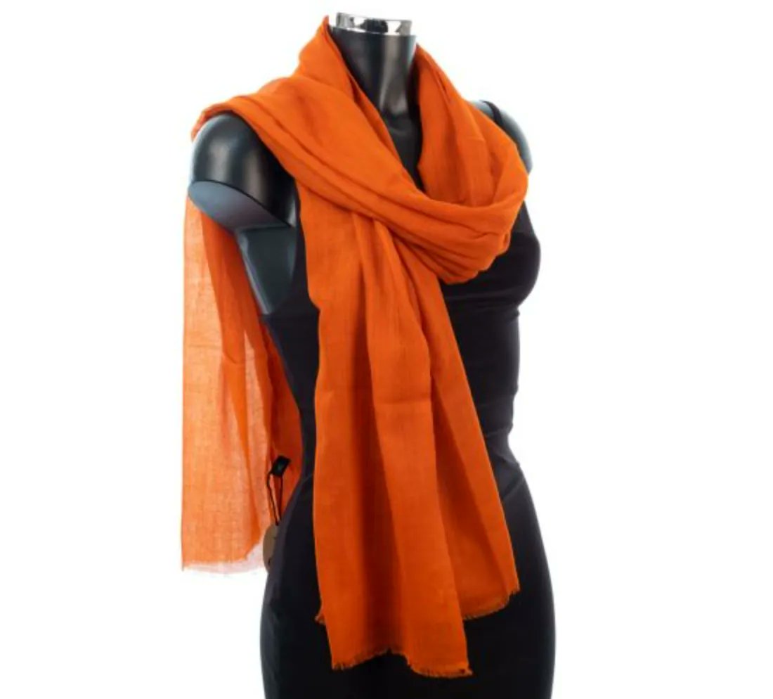 ScarvesYork's tweet photo. Sometimes simplicity is the best, and our range of woollen pashmina shawls in solid plain colours certainly fall into that category.

Grab yours today: https://t.co/rLZkFBG4Lj

#woolscarf #scarf #scarfstyle #pashmina #shawl #fairtrade #fairtradefashion #fairtradestyle https://t.co/8iaH4BJmLW