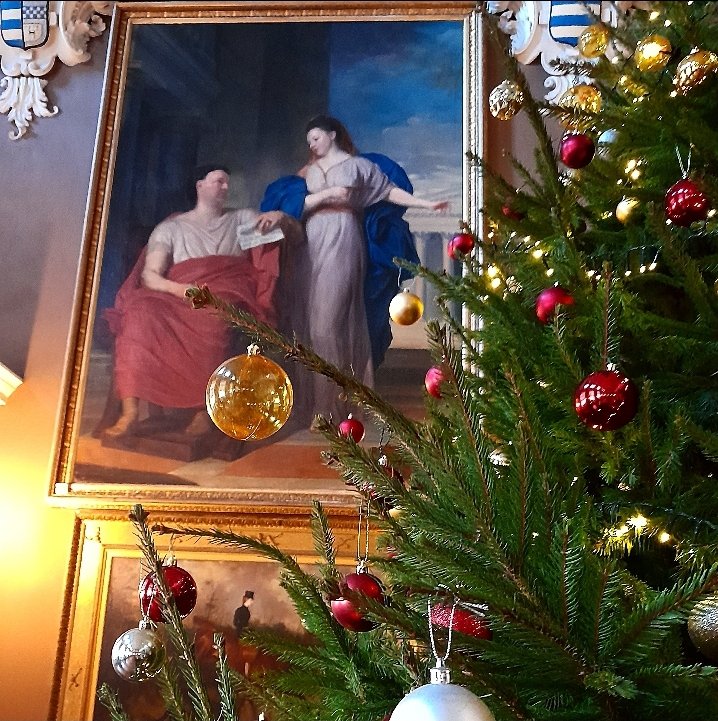 TrueCuriosities's tweet photo. 🎄🎄🎄 First day of Christmas opening tomorrow, and the Hall's looking fabulous!!! 😊  🎄🎄🎄
@BurtonConstable @Historic_Houses @VHEY_UK @VisitEastYorks @Welcome2Yorks #Christmas #welcomeback #Decorations #HistoricHouse https://t.co/i4IUopXzj1