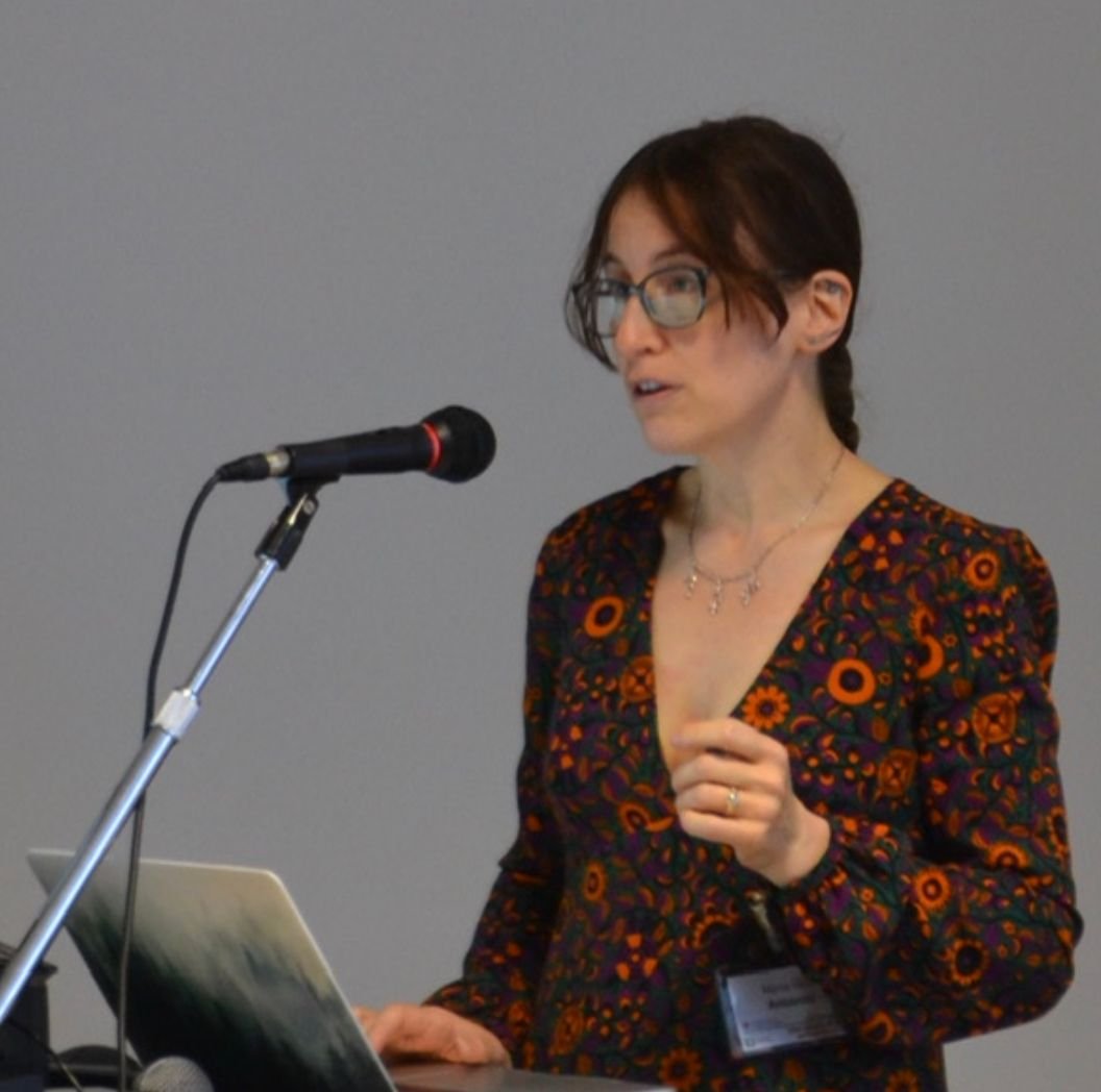 ECMOHUVH's tweet photo. Día 4 del #ECMOBARNA2021. @betgallart destacará los puntos claves del cuidado de enfermería. Velia Antonini, referente internacional, repasará aspectos importantes de las complicaciones. Y tras la Dialéctica, segundo espacio para solucionar casos clínicos. A disfrutar! https://t.co/sfB7t9QNln