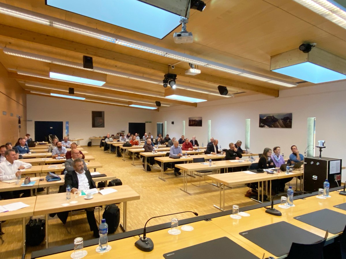 SMP_swissmilk's tweet photo. #swissmilk_event #Regionaltagungen der Schweizer #Milchproduzenten gingen in Bulle FR erfolgreich zu Ende! Rund 200 Teilnehmende liessen sich über #Milchmarkt-News informieren. Die #smp_psl freut sich bereits auf nächstes Jahr! https://t.co/81JiLoB7y9 https://t.co/rTKxOxEvwO