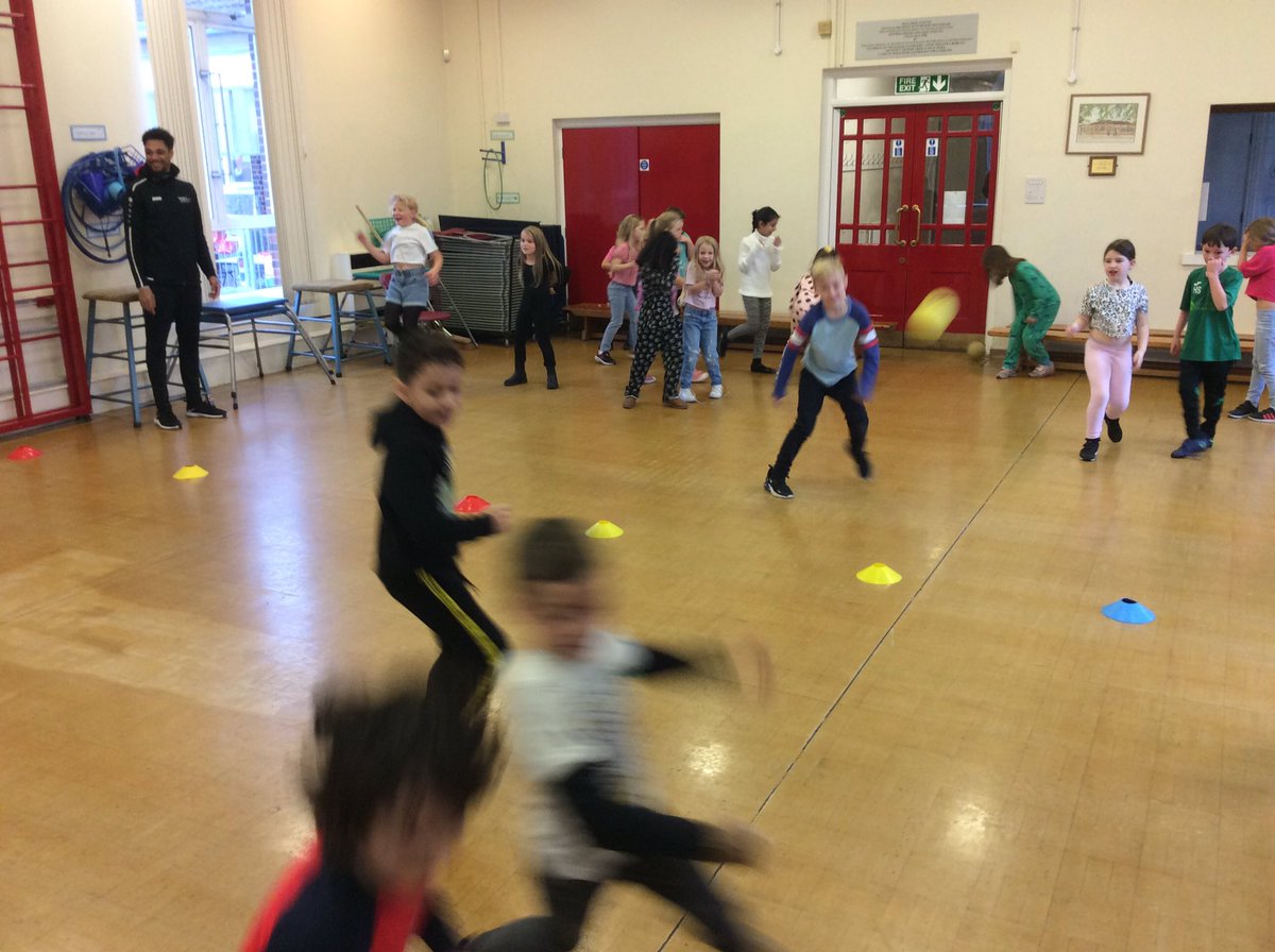 cwp_ely's tweet photo. Children enjoying playing dodgeball with New Live. https://t.co/gfMseOnXbz