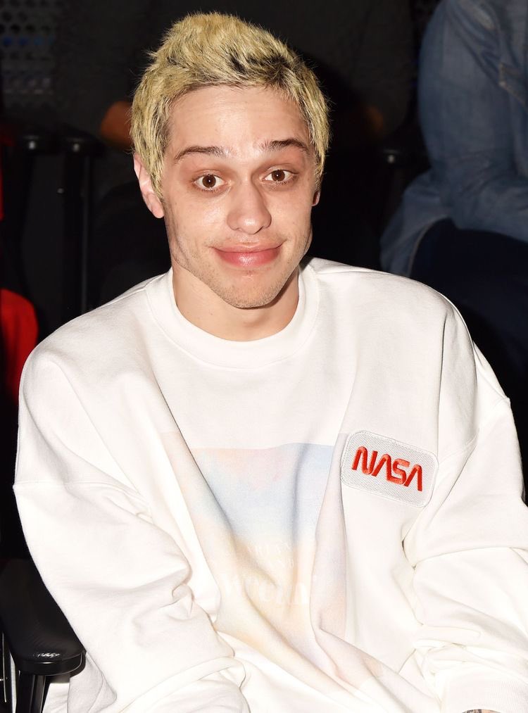VanceMagazine's tweet photo. Kim Kardashian ile çıkmaya başlayan Pete Davidson’ın 2019 yılında Kim &amp; Kanye çifti hakkında söyledikleri gündem oldu. https://t.co/vre2hLdinh
