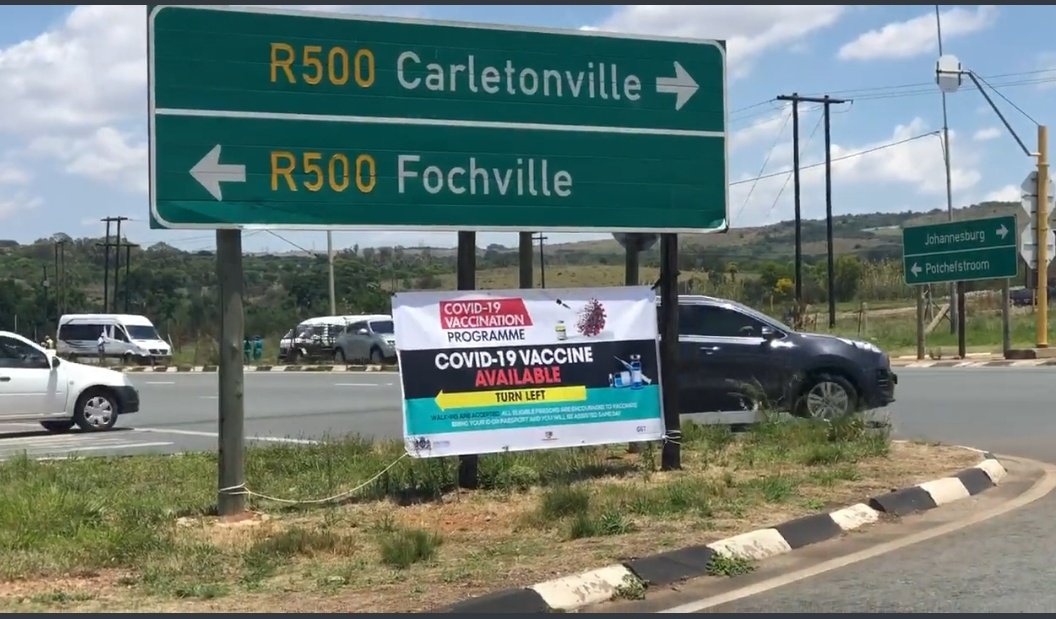 GautengHealth's tweet photo. Join our mobile vaccination team at the corner of N12 South & R500 in Fotchville, @WestRandHealth. All motorists who are using the route & are yet to vaccinate are encouraged to pop in & get their jab. You can also #RequestASlotGP to renew your drivers licence #VaccinesSaveLives https://t.co/1eEjFXesBL