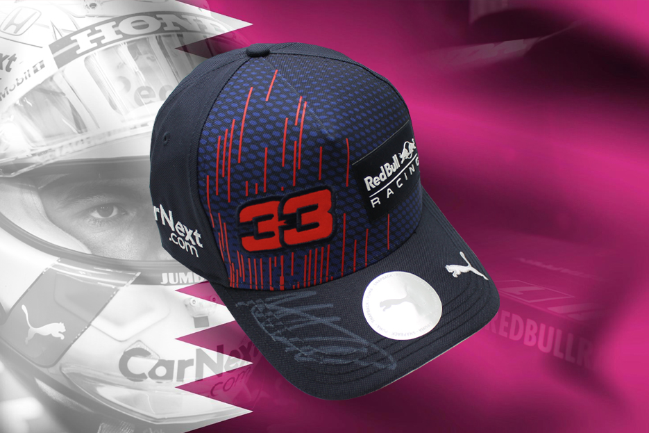 VerstappenCOM's tweet photo. Prijsvraag GP Qatar: win een door Max Verstappen gesigneerde Red Bull Racing Driver Cap 2021! Speel mee via:  https://t.co/5BkWj2xaUB #QatarGP 🇶🇦 https://t.co/lLe476iUfS