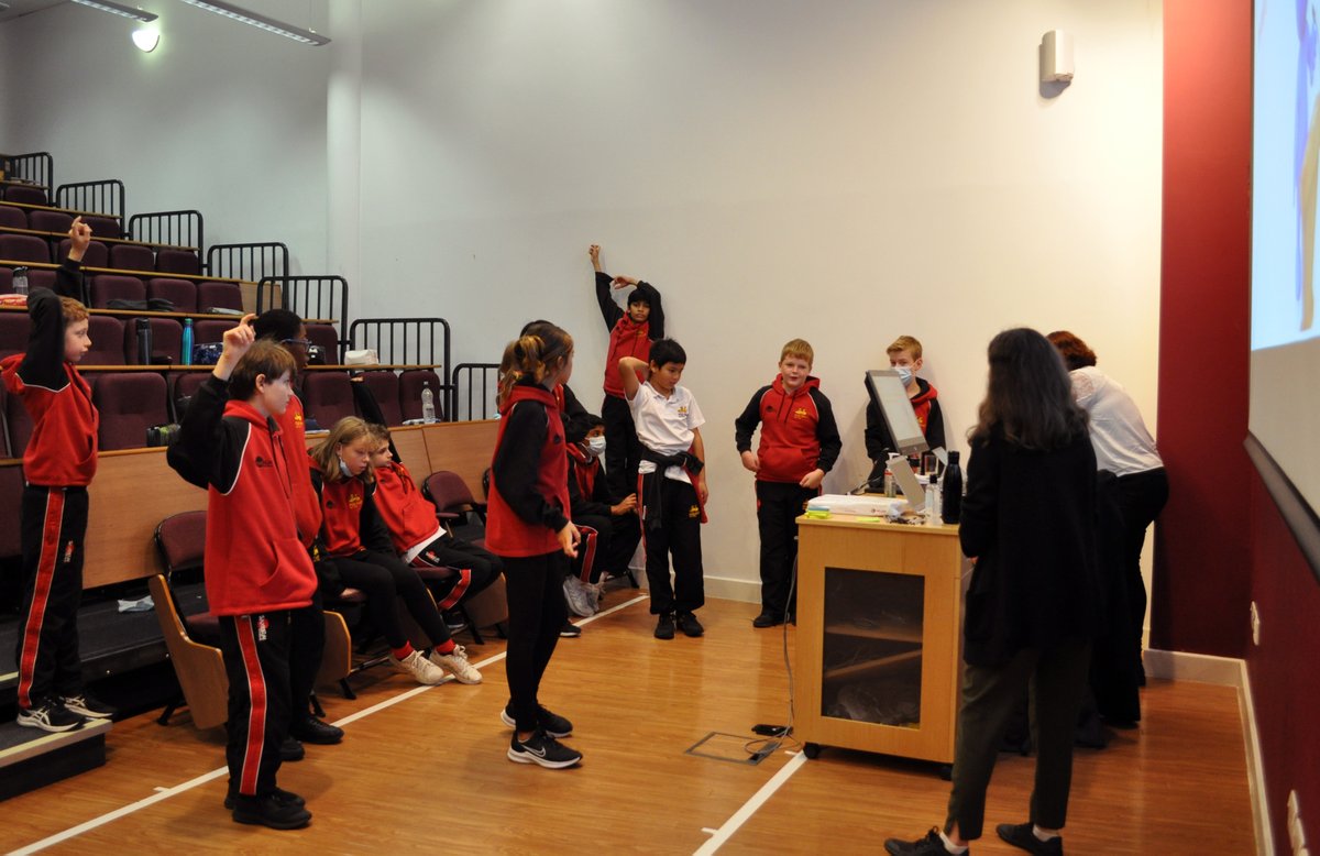 PGS1732's tweet photo. Creating our leaders of tomorrow, it is great to have @unloc_uk in today working with Year 7 encouraging them to debate on current issues facing society.
#PGSCuriosity #PGSCollaboration https://t.co/DBwmsCuSpg