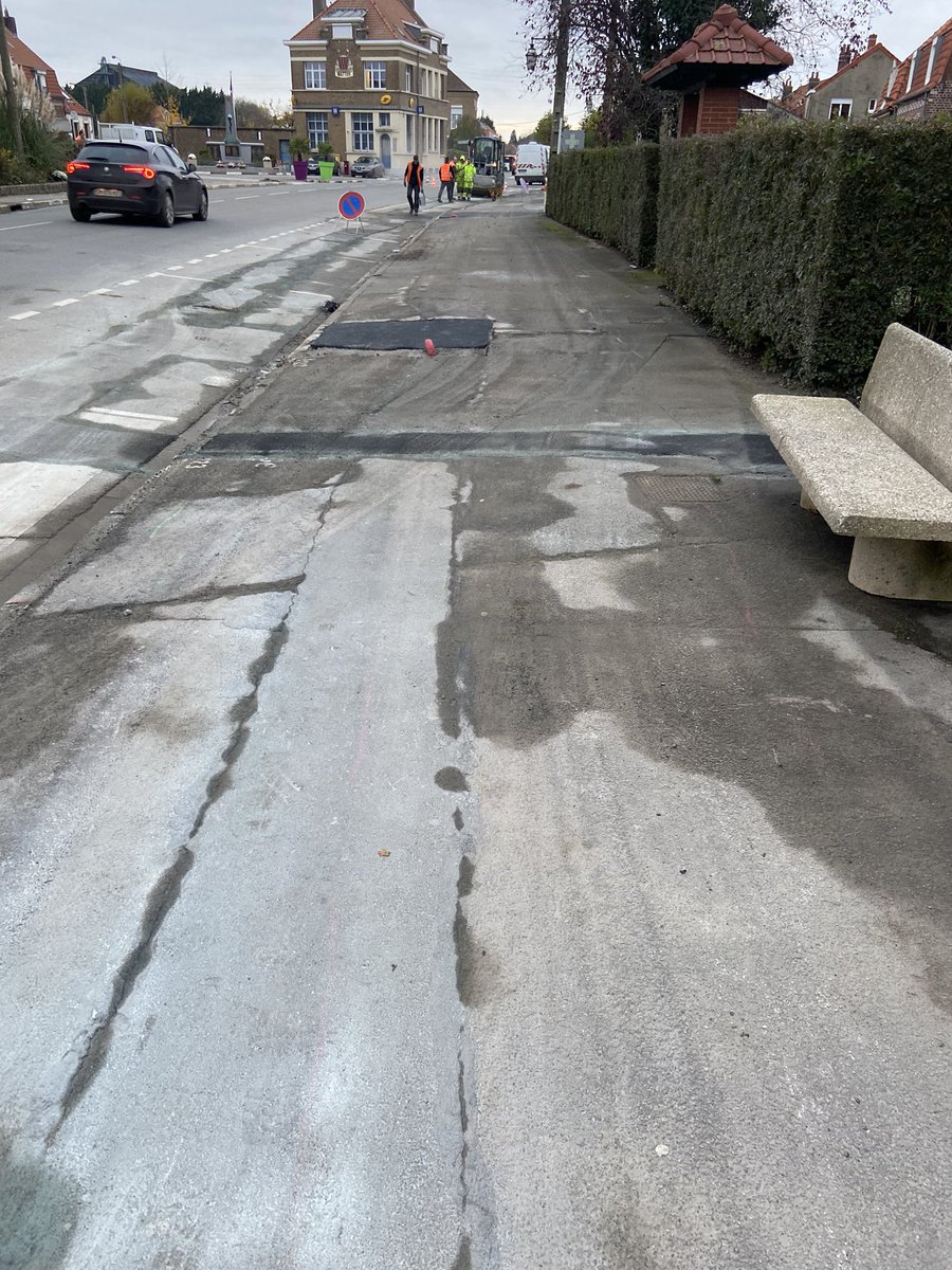 EnergieFlandre's tweet photo. En images - les travaux de résorption des fils nus et rénovation de l’éclairage public à @VilleWatten se poursuivent. Un chantier @siecf avec le soutien @enedis_npdc et réalisé par @CiteosOfficial #FLASHENERGIES et #STPS https://t.co/Mgj0MZYP9D