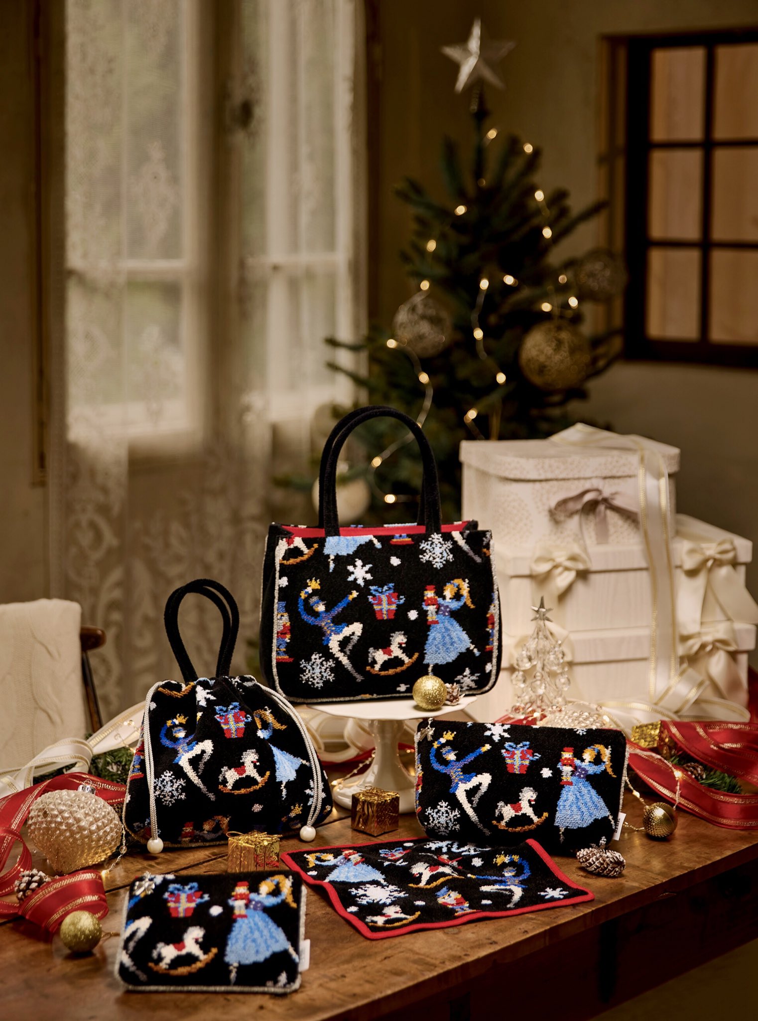 新品・未開封》フェイラー ポーチ くるみ割り人形のイメージ FEILER