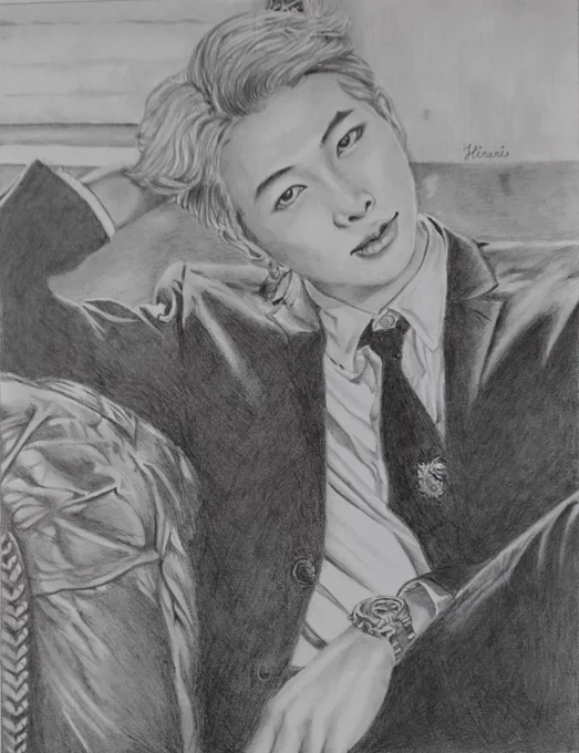 BTSのRMすごくかっこよかったので描いてみました✨
ナムさん描くの楽しい😆💕
#BTS #kimnamjoon #鉛筆画 
#似顔絵 #FANART 