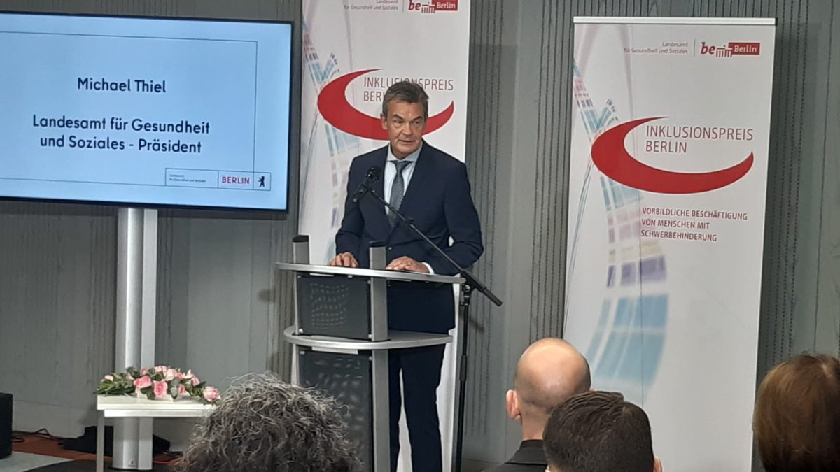 LAGeSo_Berlin's tweet photo. Präsident Michael Thiel: „Wir freuen uns sehr, dass wir den Preis das  erste Mal als #Inklusionsamt verleihen.“
Das Amt leistet auch während der #Corona-Pandemie wichtige Unterstützungen zur Sicherung von Ausbildungs- &amp; Arbeitsplätzen für Menschen mit #Behinderung. @SenIAS_Berlin https://t.co/qLq62DKyPH