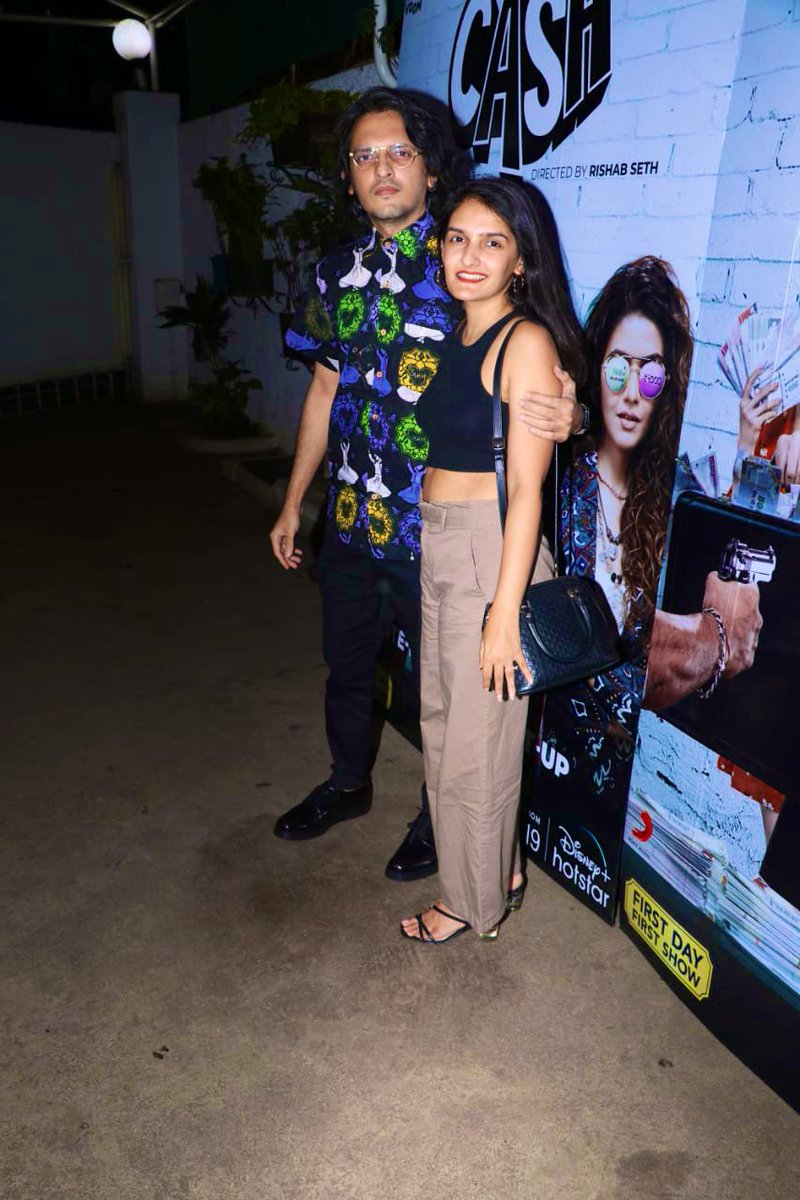 It's #CashFilmOnHotstar  day!! 🥳🎷🍿. Happy , funny weekend everyone ! Let me know what you think !