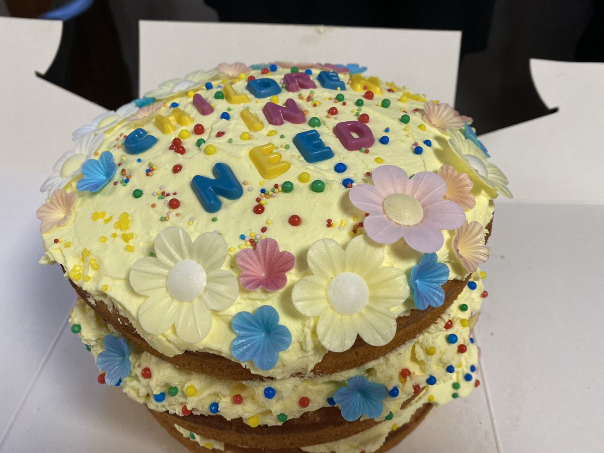 PingleAcademy's tweet photo. 🎂 Amazing cakes on sale by @PingleAcademy #sixthform 

@BBCCiN #ChildreninNeed https://t.co/Vn7Rc0a5Bb