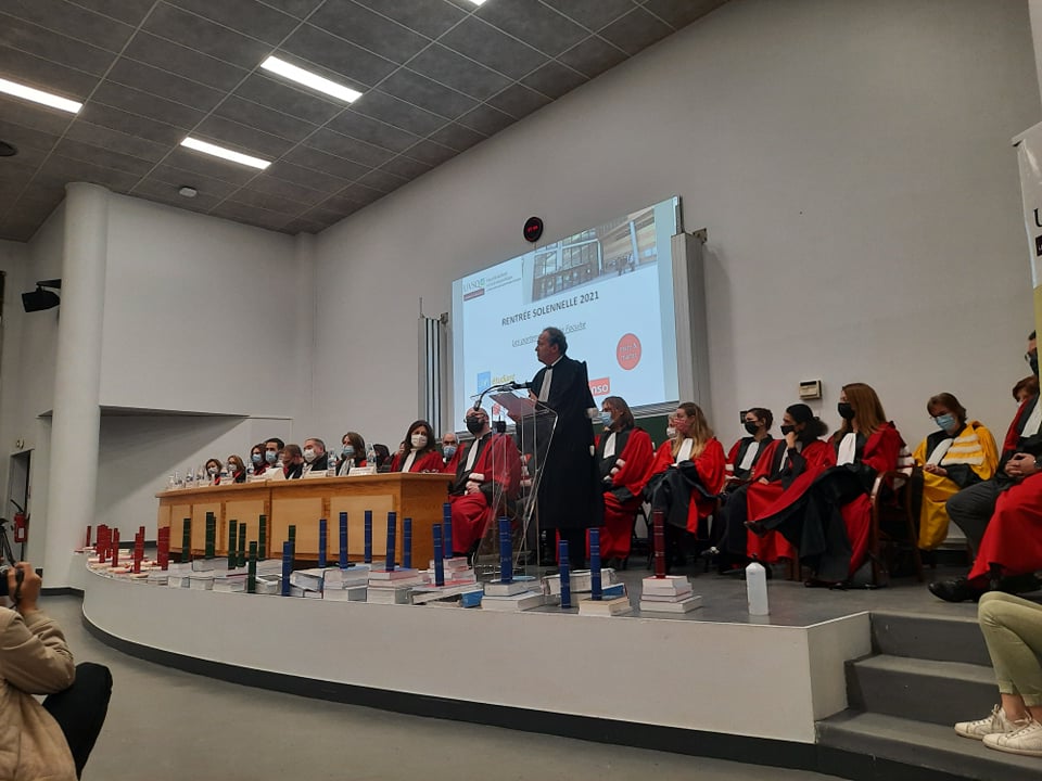 DelmasFer's tweet photo. Après une année de Master 1 en Affaires publiques-Communication, remise du diplôme des majors de promotion de l'Université Paris-Saclay @UnivParisSaclay! #affairespubliques #diplome #majordepromotion https://t.co/ms2OK9Zl19