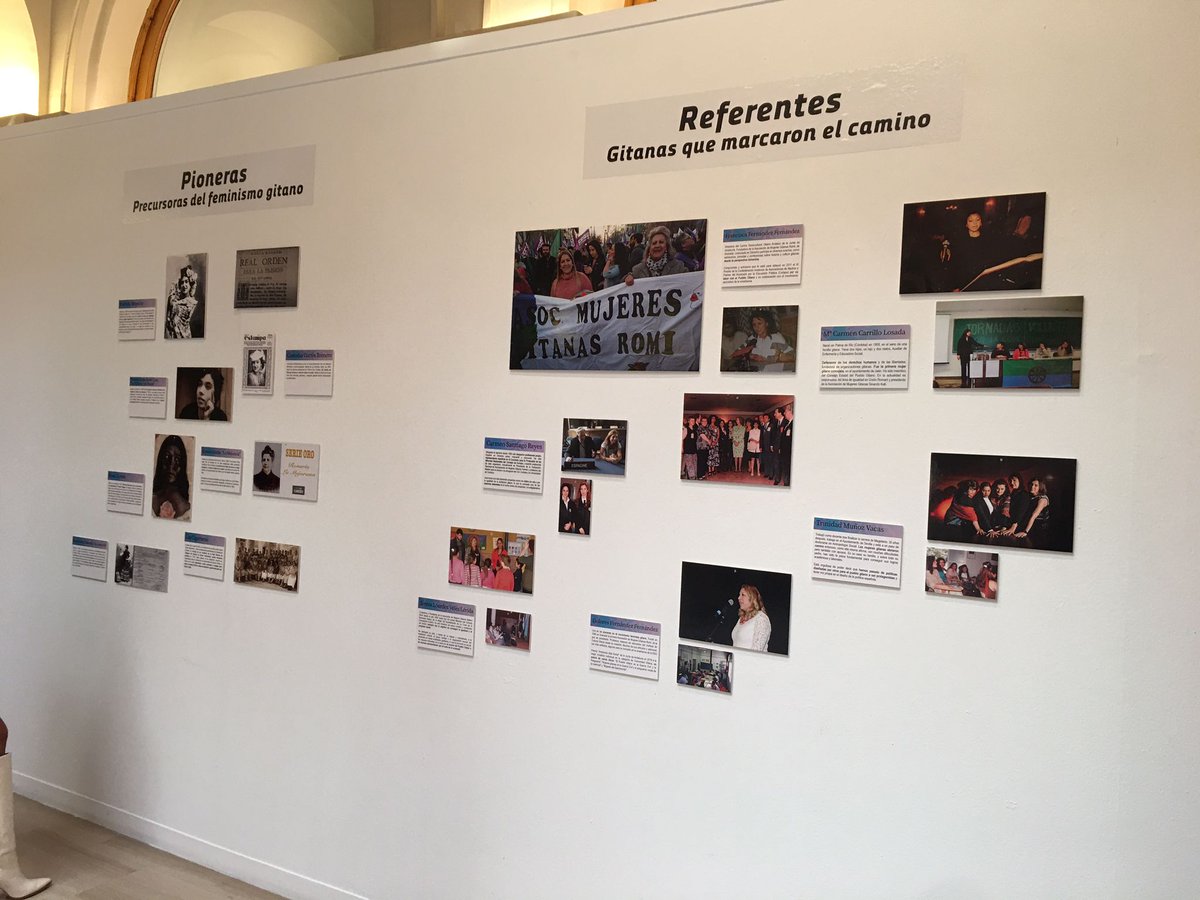 Kamirafed's tweet photo. En Sevilla, en los prolegómernos del acto “MUJERES GITANAS DE AYER. MUJERES GITANAS DE HOY. FEMINISMO ROMANÍ IMBATIBLE” homenaje a la trayectoria reivindicativa del papel de diversas mujeres gitanas, entre ellas la presidenta de KAMIRA, Carmen Santiago. https://t.co/7jpTufeIMt