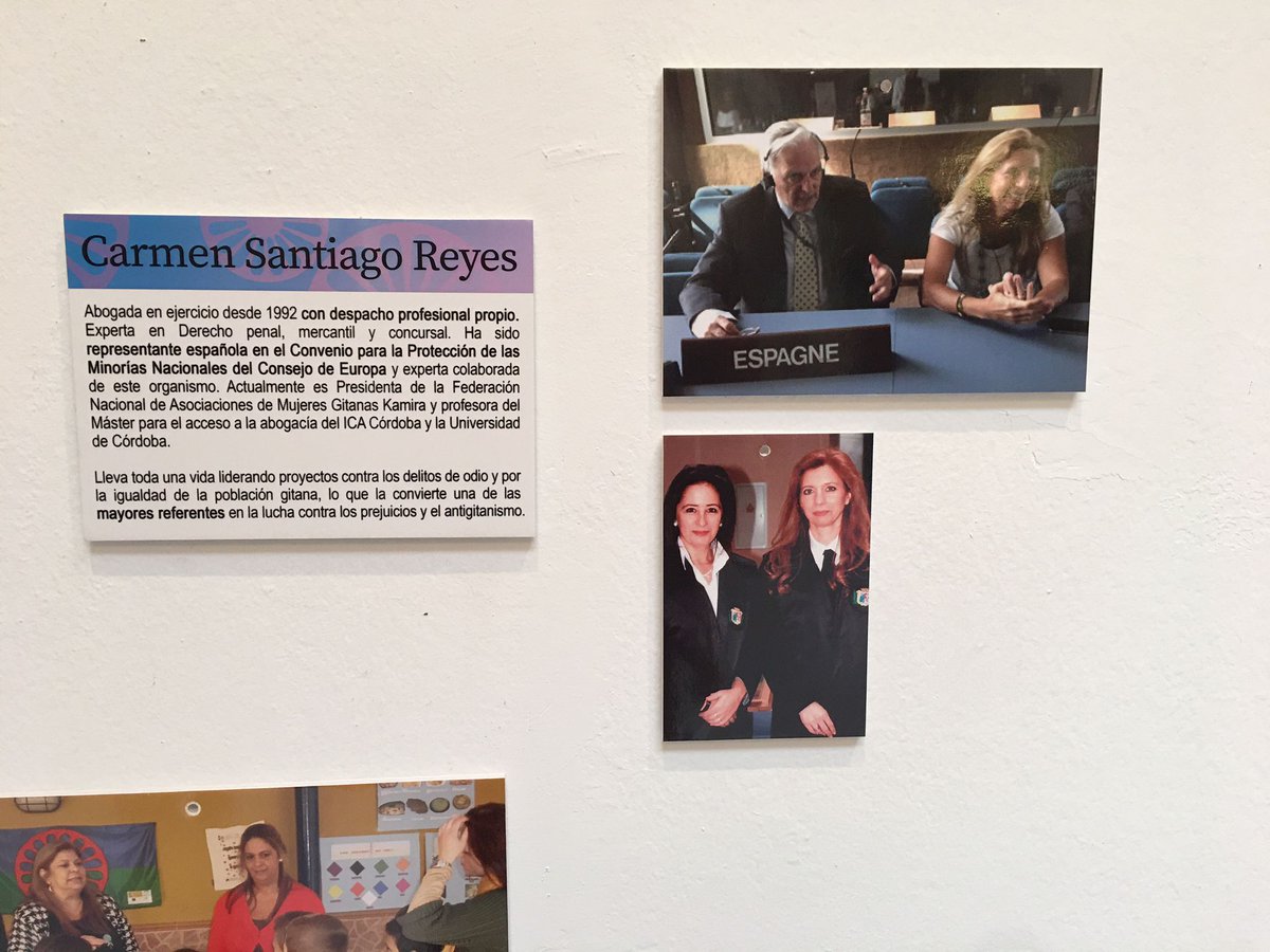 Kamirafed's tweet photo. En Sevilla, en los prolegómernos del acto “MUJERES GITANAS DE AYER. MUJERES GITANAS DE HOY. FEMINISMO ROMANÍ IMBATIBLE” homenaje a la trayectoria reivindicativa del papel de diversas mujeres gitanas, entre ellas la presidenta de KAMIRA, Carmen Santiago. https://t.co/7jpTufeIMt