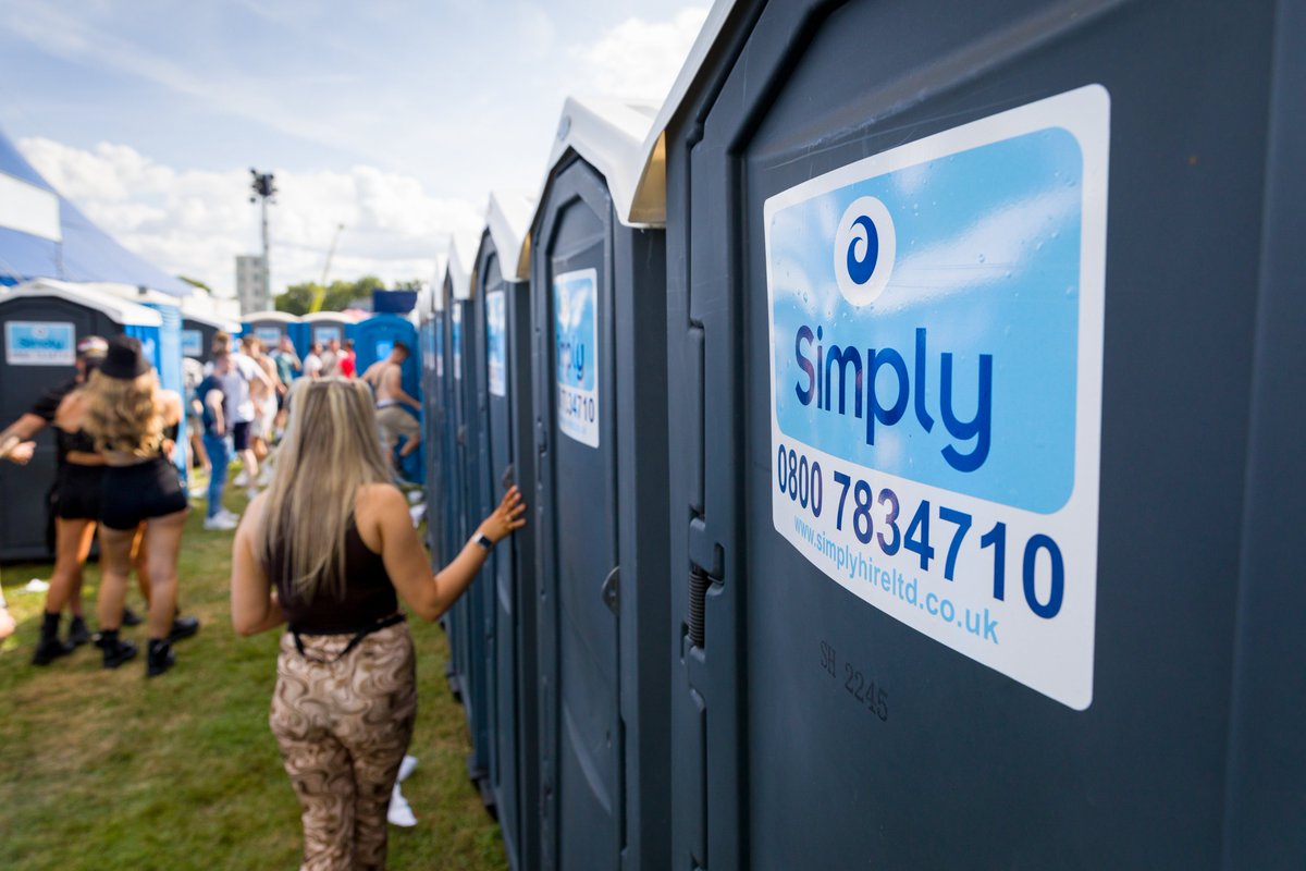 SimplyHireLtd's tweet photo. We couldn’t let #WorldToiletDay pass without shouting about how amazing #toilets truly are🚽
They provide access to safely managed sanitation and protect our health👏We love providing clients with high quality #wastemanagement services🙌 https://t.co/HcjtJomxI0