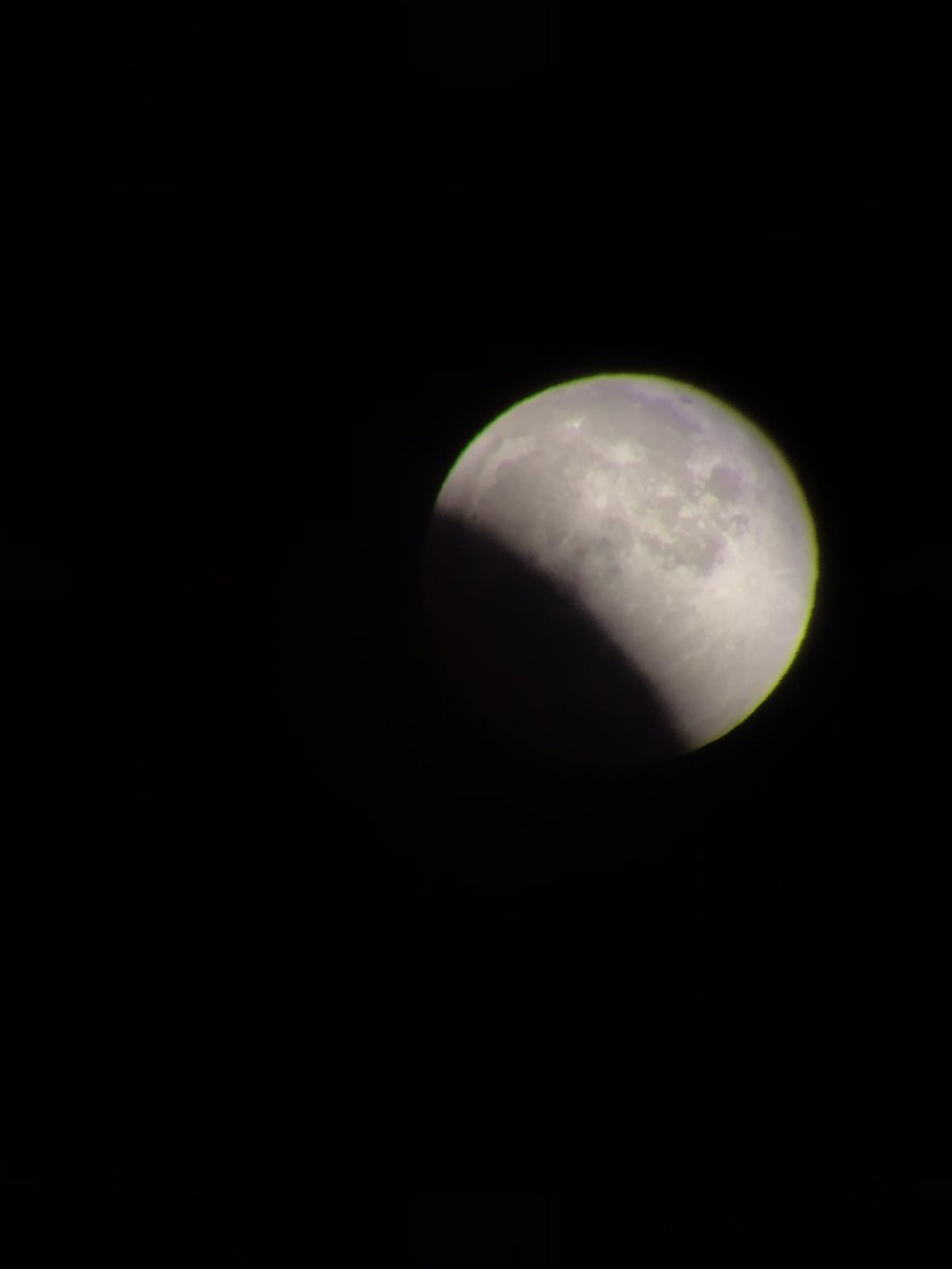 hollyastuart's tweet image. Lunar Eclipse November 2021!

Freezing cold? ✅
Early in the morning? ✅
Telescope ready? ✅

Totally worth it? ✅

#teachbetter #stuartscience #tlap #expeditionscience #LunarEclipse2021 #dailySTEM #STEM