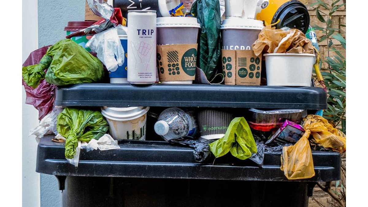 LEnvironmentals's tweet photo. As we head into the busy month of December we are increasingly concerned with sustainability and the environmental impact our actions have.
This December for 12 days of Christmas we will highlight a plastic each day that can be recycled with the hope that it provides awareness.♻️ https://t.co/zUvcZSDVhm