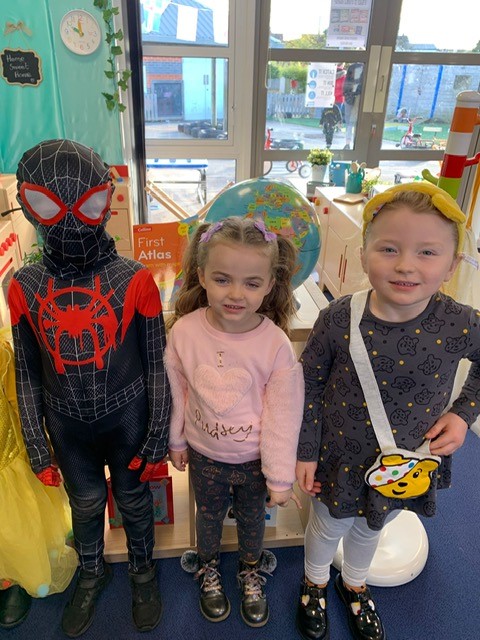 HindleyJunior's tweet photo. The children have made an extra special effort today to dress up for Children In Need #IRISChildrenInNeed https://t.co/i133tp5hAd
