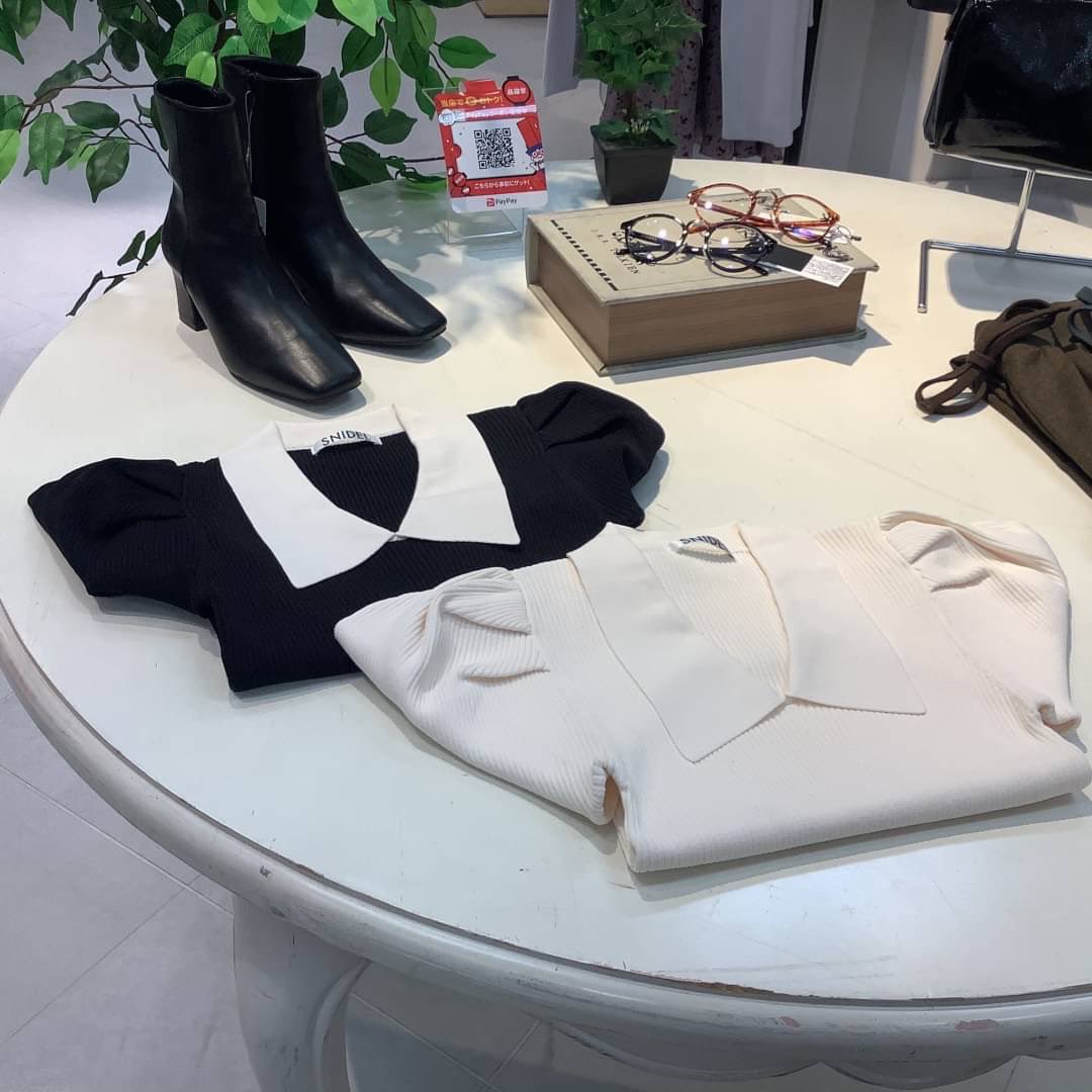 selectshopgrace's tweet photo. #スナイデル #フレイアイディー
#ingenuange #hemline
大人気のSNIDELニットカラーパフスリPOも入荷♡ https://t.co/aBKyQ827wv
