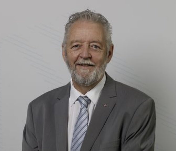 GrosdidierMetz's tweet photo. Je suis bouleversé par le décès de mon vice-président à l’@EuroMetroMetz délégué au service public de l’eau Bruno #Valdevit, maire d’Ars/Moselle, qui, jusqu’au bout, malgré la maladie et la fatigue, est resté pleinement investi de façon admirable et impressionnante. Condoléances. https://t.co/0LJDQESixi