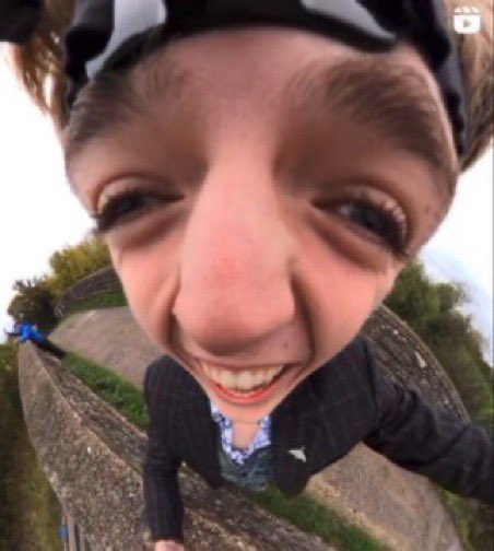 _Hazpilicueta's tweet image. Farting while                Shitting while
    shitting                            farting