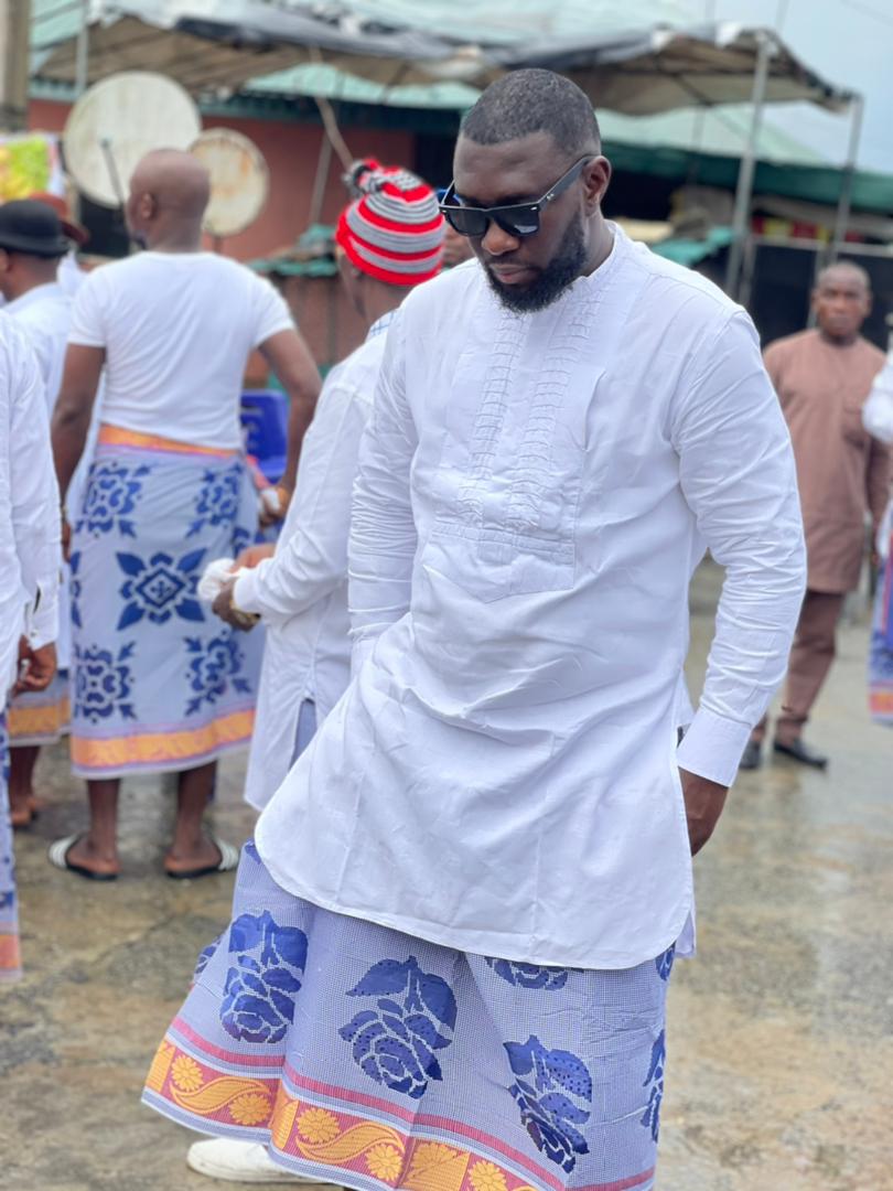 swiftplug_ng's tweet photo. Why aren't you dating an Ijaw Man?
@SmoothThompson1 @KingErefitei #ijawtwittercommunity #FridayVibes #areyousingle #Nigeria https://t.co/I3QK70TOJS