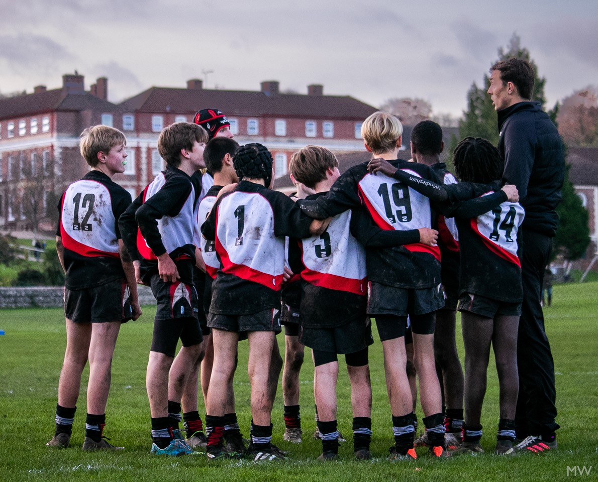 WindleshamTweet's tweet photo. Windlesham's 1st XV are bonding under their new coach and rugby fanatic Mr Pearson. Co-captains Alfie and Freddy and all the team are relishing the chance to play competitive rugby again. #rugby #windleshamsport #teamspirit #WindleshamValues #prepschoollife https://t.co/38E6ApK9f0