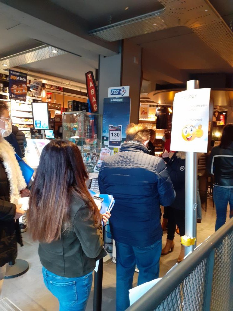 ArnaudCapp's tweet photo. @pole_emploi #morlaix beau succès du café de l'emploi organisé à Landivisiau,  en partenariat avec le Pays de Morlaix 
13 recruteurs présents avec plus de 40 postes, près de 100 candidats 👍 https://t.co/Tuiq6ccwd5