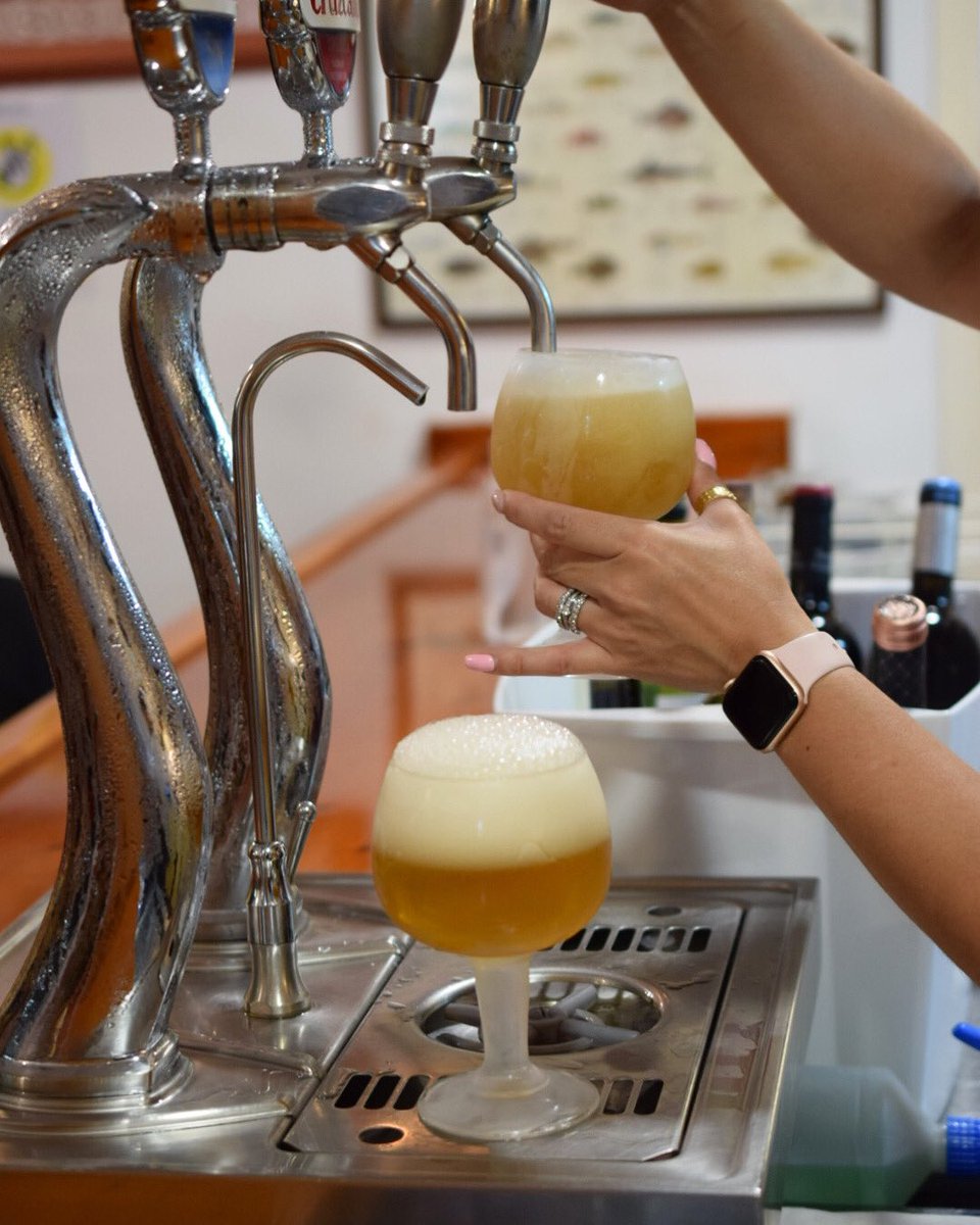 Por fin viernes… toda la semana trabajando y hoy por fin toca descansar y DISFRUTAR. ¿Y qué mejor forma de comenzar que con una copa de <a href="/Cruzcampo/">Cruzcampo #ConMuchoAcento</a> bien tirada? 

👉Llámanos y reserva vuestra mesa, os esperamos!!
#LaMontanera 

📍C/Juan Sebastián Elcano 16