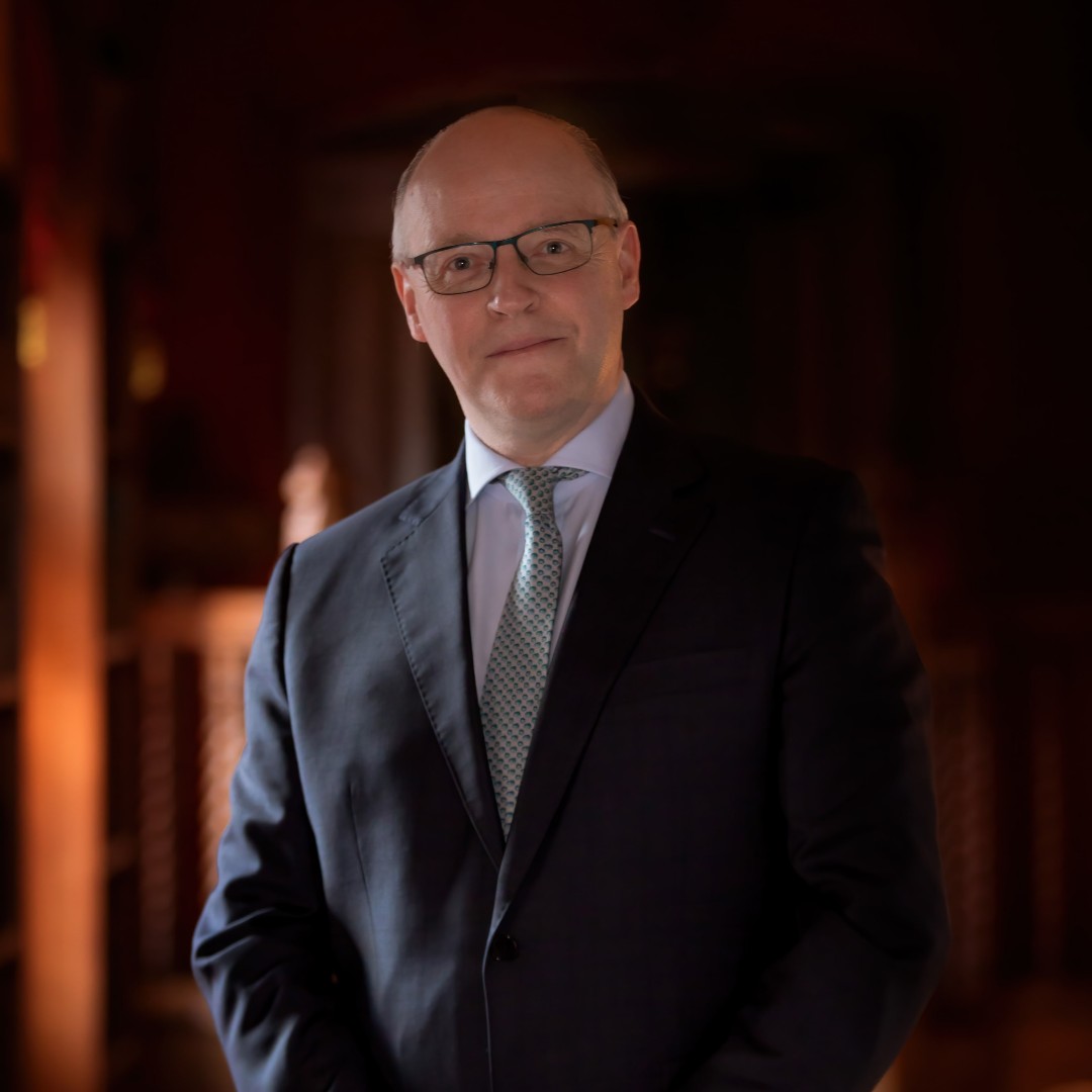 ashfordcastle's tweet photo. Everyone deserves a place to call home. A place where they can feel safe and build a life. Unfortunately, not everyone enjoys this privilege.

Shining a light on the homeless crisis, our GM @RochfordNiall is once again taking part in the  @COPEGalway's Business Sleep Out. https://t.co/MtYi0SeDgJ