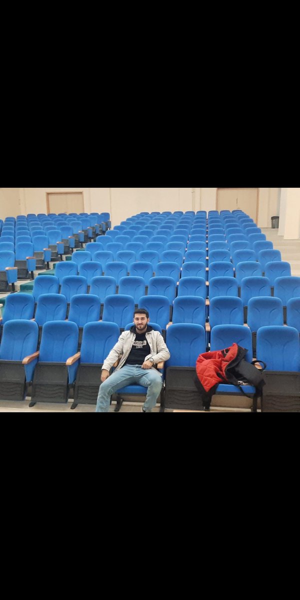 eminacarr01's tweet photo. Sonunda hak ettiğim yerdeyim beni dinleyen hocalarım teşekkür ederim 😂 https://t.co/r9kXDNXTF6