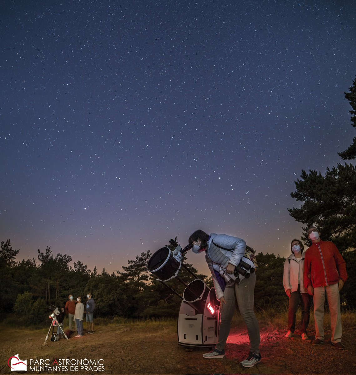transicioeco's tweet photo. La @FundStarlight també ha reconegut les Muntanyes de Prades i la Serra de Montsant com a Destinació #Starlight per la qualitat del #CelEstrellat i l'oferta turística associada, i està previst crear una xarxa de miradors astronòmics durant el 2022

#CelFosc #ContaminacióLumínica https://t.co/JcjaV5us3c