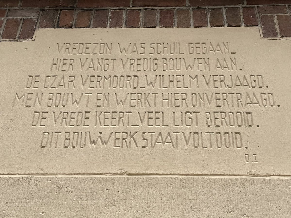 NietTeKoop's tweet photo. 20-11-2021 l, 15u de 62e flitsactie bij Zwanenplein 107 in noord! Stop de schandalige uitverkoop van onze sociale woningen! @JakobWedemeijer #gentrificatie #segregatie https://t.co/iVrVc0E1Ow https://t.co/BswAu3TjsS