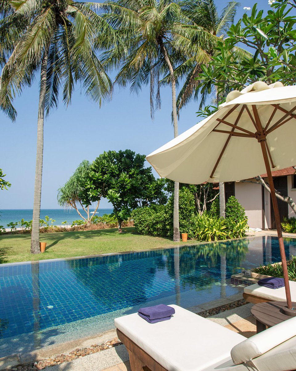 Pimalairesort's tweet photo. Wake up to sea view and enjoy sea breeze from sunrise till sunset in your Beachside villa one bedroom with shared pool. You are only a few seconds away from our 900 meters long beach. A semi - private swimming pool is shared with only your neighbours. #pimalai #pimalaikohlanta https://t.co/kzNVKXUGX1