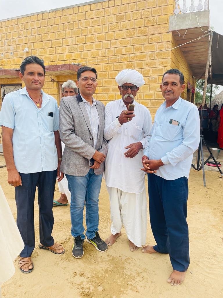 NarpatRajBarmer's tweet photo. नोखड़ा गुड़ामालानी
आईदानराम जी नेहरा पूर्व सरपंच नोखड़ा के घर सामाजिक कार्यक्रम में भाग लिया। #Nokhra #Gudamalani https://t.co/Bil2FOtuJK