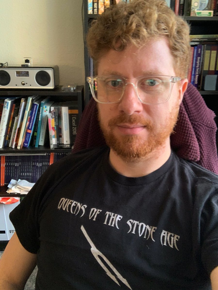 ResearchRedHead's tweet image. Enjoying the good time vibes for Friday morning M/A and team!

@BBC6Music @maryannehobbs 

Simply, Go With The Flow. 

#QoTSA #TShirtDay
