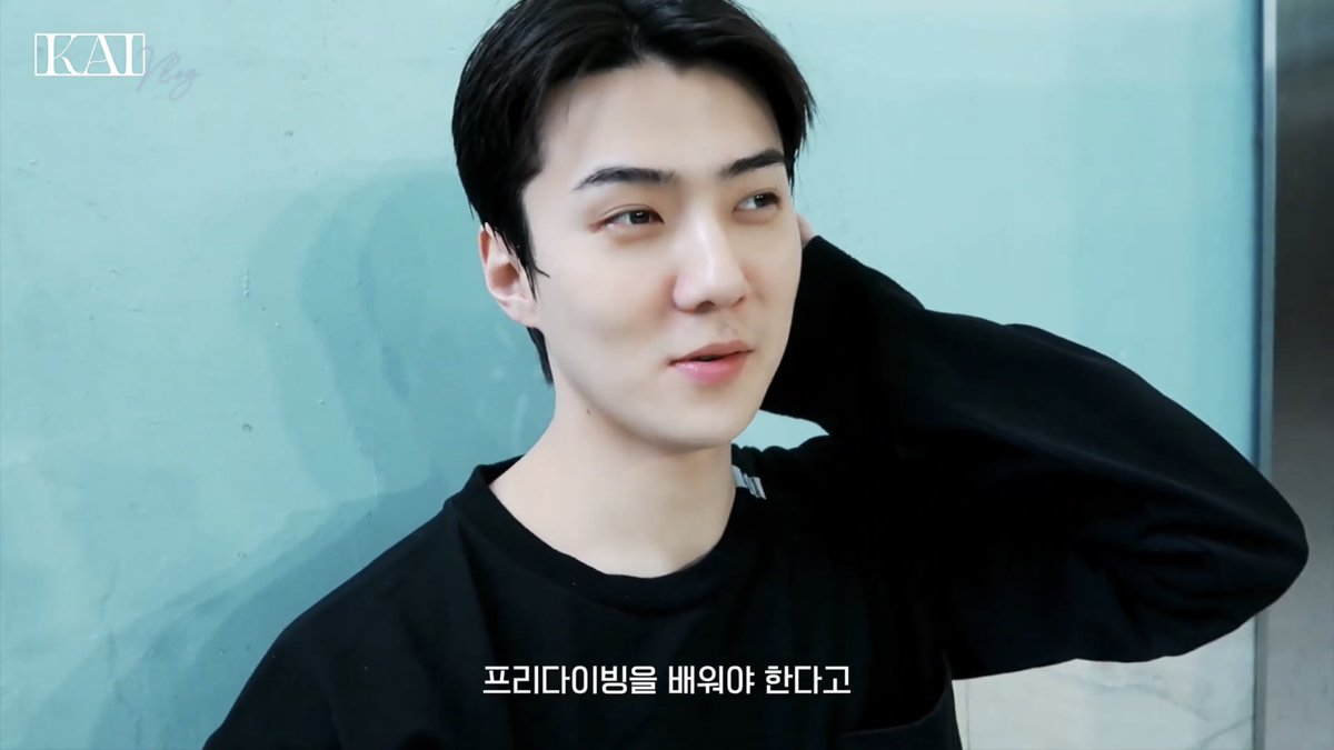 oshcuddles's tweet photo. SEHUN IS THE FIRST GUEST ON KAI VLOG!!!!!! https://t.co/Nq6lsPv9qQ
