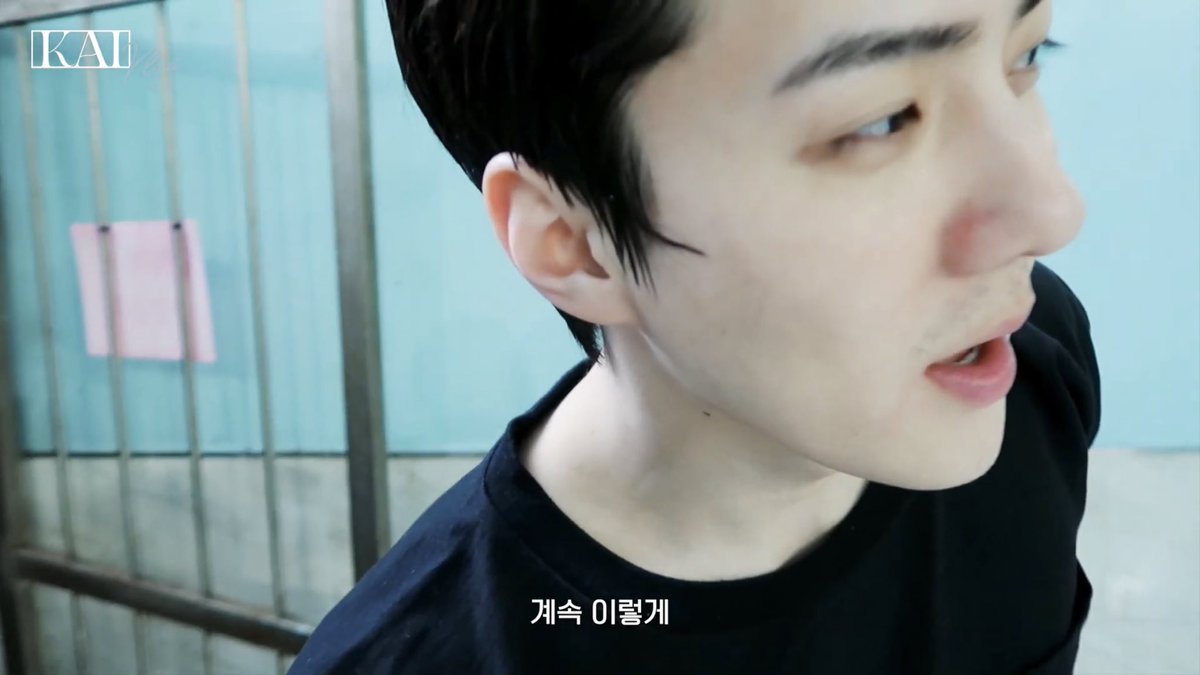 oshcuddles's tweet photo. SEHUN IS THE FIRST GUEST ON KAI VLOG!!!!!! https://t.co/Nq6lsPv9qQ